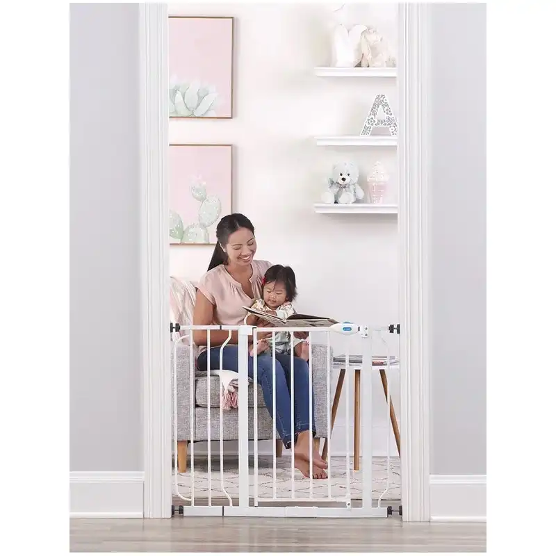 Regalo Extra Wide 96cm Safety Metal Frame Expandable Gate Children 6-24m White