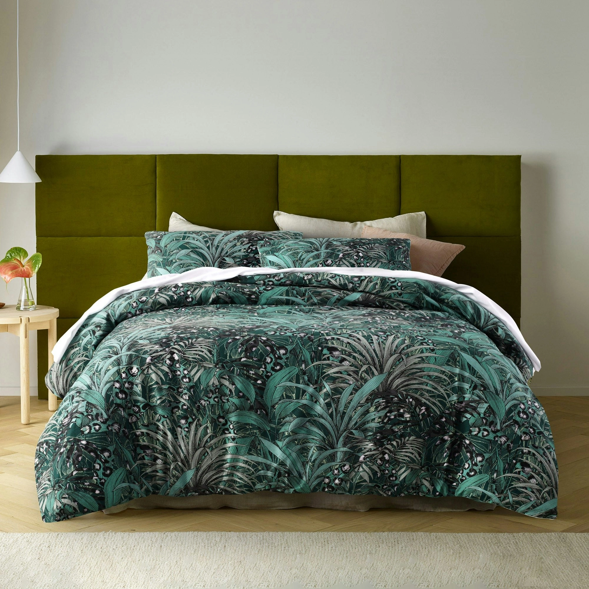 Accessorize Palm Leopard Green 180TC Cotton Digital Printed Quilt Cover Set