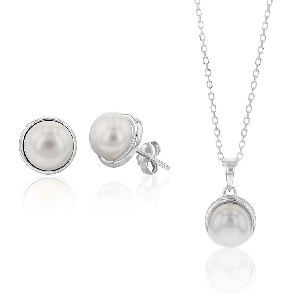 Sterling Silver Boxed Freshwater Pearl Pendant and Earring Set with 45cm Chain