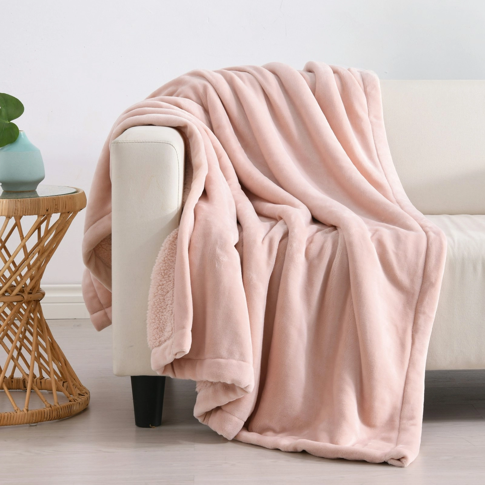 Serene Hudson Fleece and Sherpa Reverse Throw Blanket Blush 130x170cm