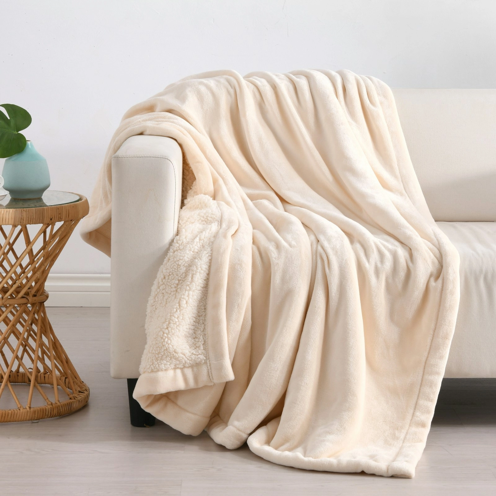 Serene Hudson Fleece and Sherpa Reverse Throw Blanket Cream 180x200cm