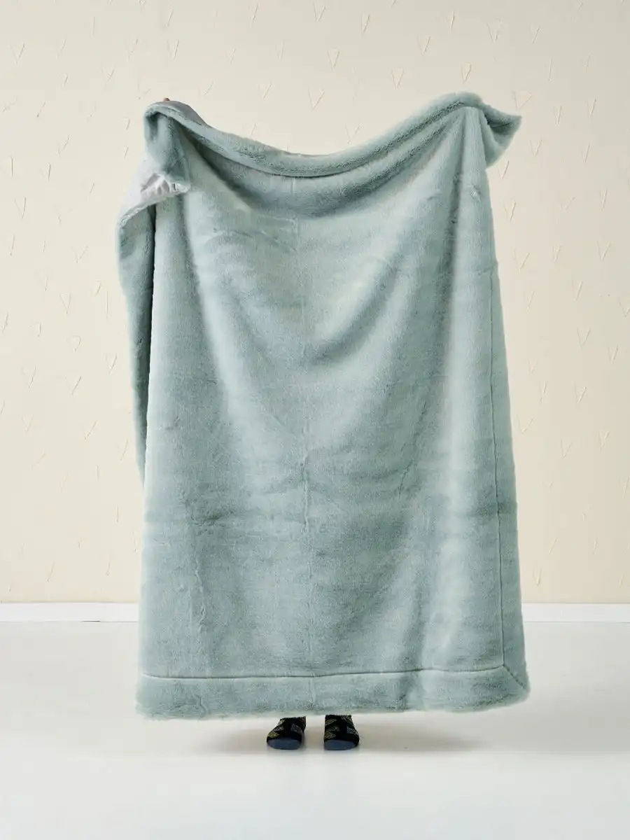 Linen House SELMA THROW - MIST