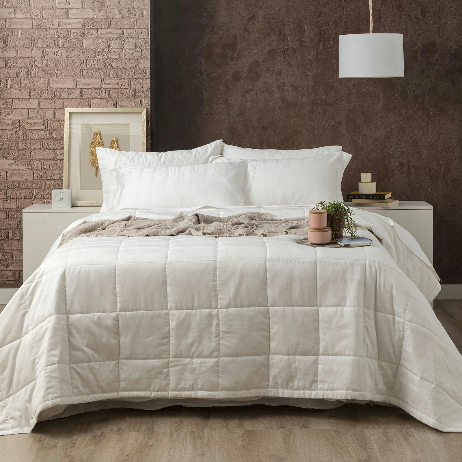 White Damask 500 TC Cotton Jacquard Comforter Set by Ddecor Home