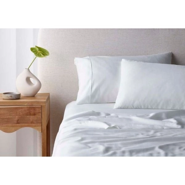 2500TC White Cotton Rich Sheet Set by Accessorize