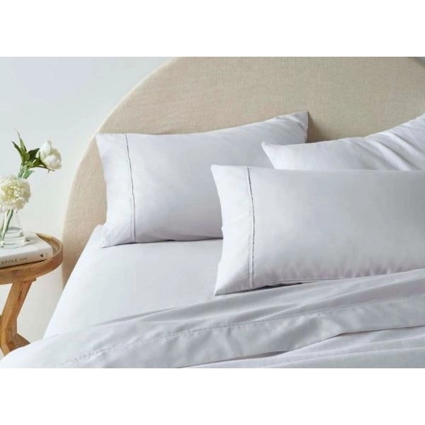 1900TC White Cotton Rich Sheet Set by Accessorize