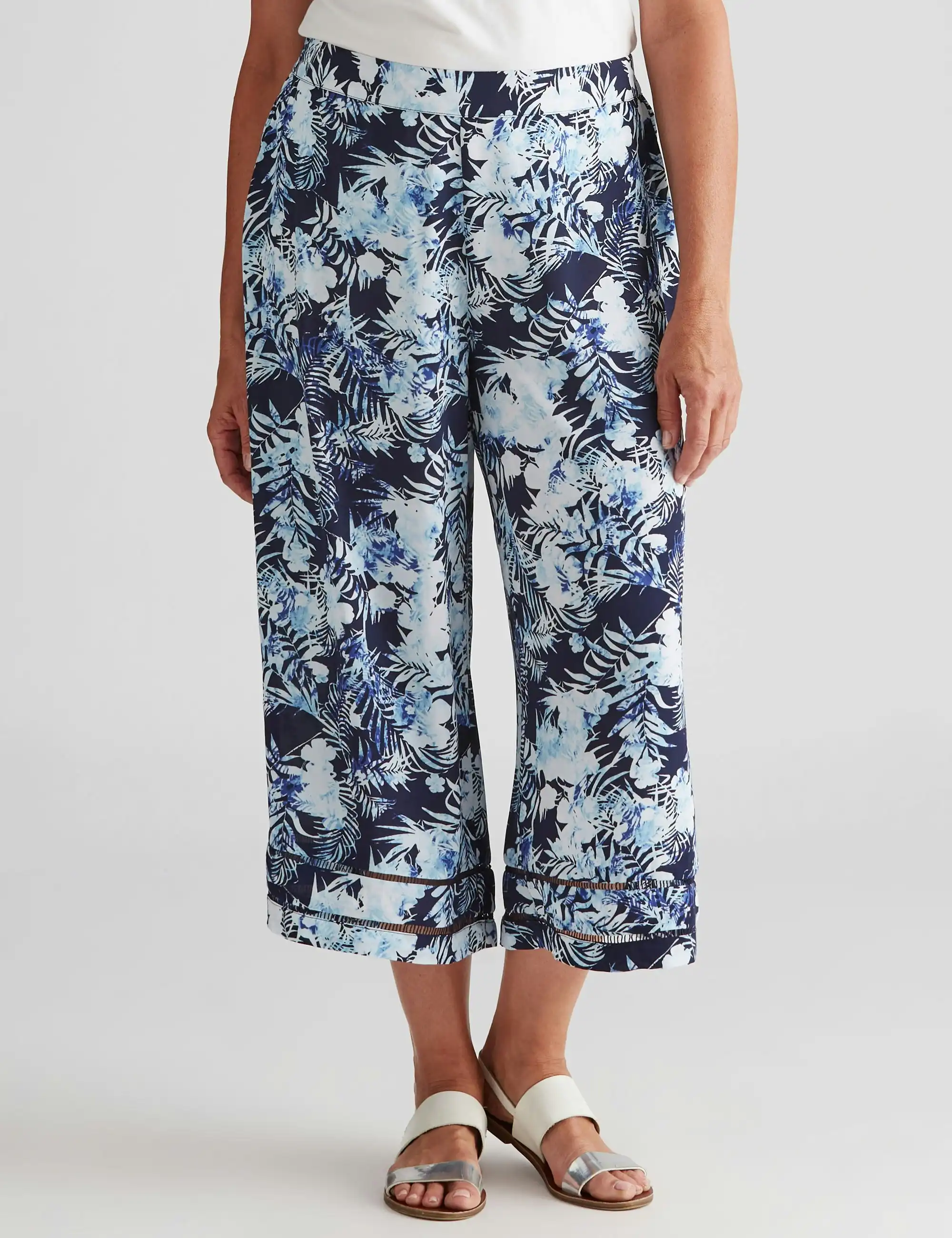 Millers Pull On Printed Crepe Culotte Bottom (Navy White Palm)