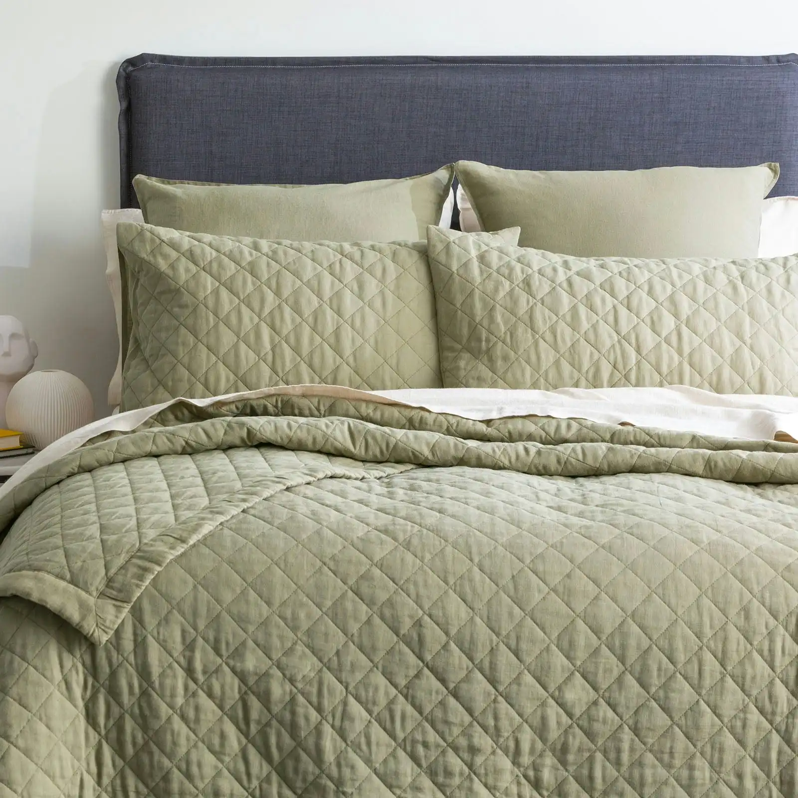 Linen Stonewashed Coverlet Cavallo Jade