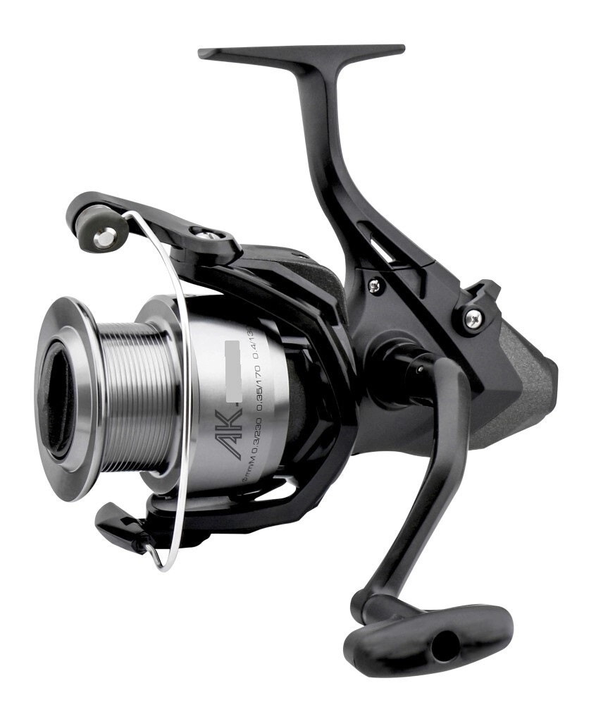 Okuma AK 4000 Baitfeeder Spinning Fishing Reel with Spare Graphite Spool